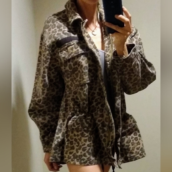 Meet your Posher, Elle - Picture 5 of 11